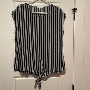 DR2 striped polyester shirt with tie bottom. Ladies size Small.